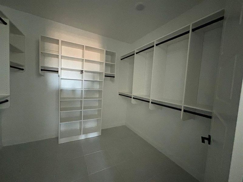 Spacious, unfurnished interior of a new home in , Frisco (Image 10).