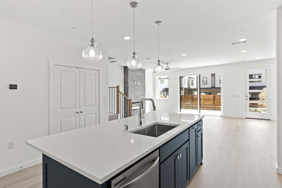 015-1422AzaleaDrive-Melissa-TX-75454-Kitchen.jpg-FULL