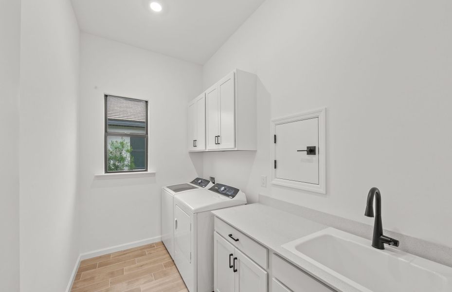 Furnished interior view inside a new home in Terreno, Naples (Image 11).