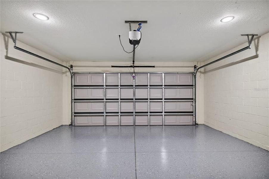Spacious, unfurnished interior of a new home in , Dunnellon (Image 32).