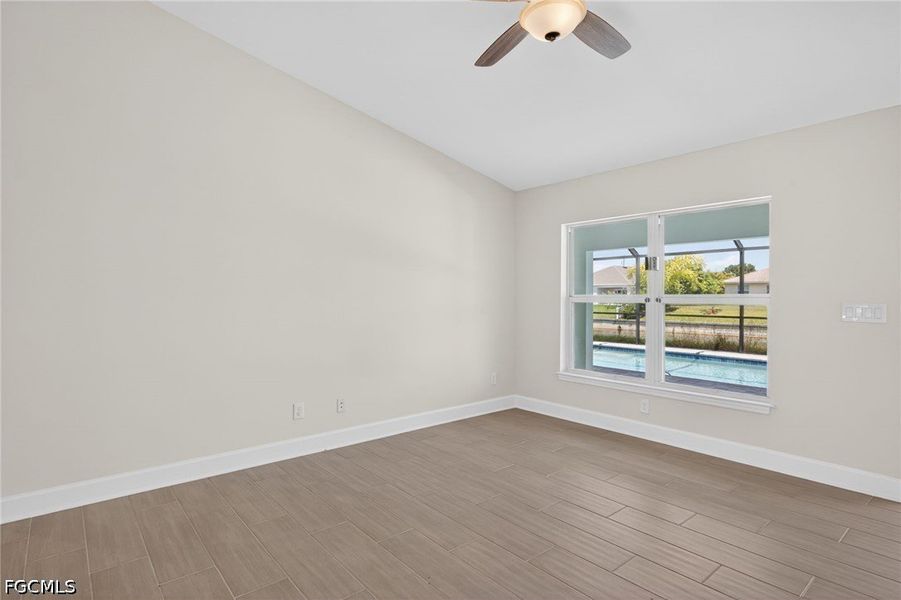 Spacious, unfurnished interior of a new home in Cape Coral, Cape Coral (Image 34).