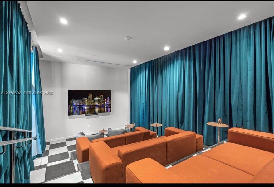Community amenities in , Miami (Image 12).