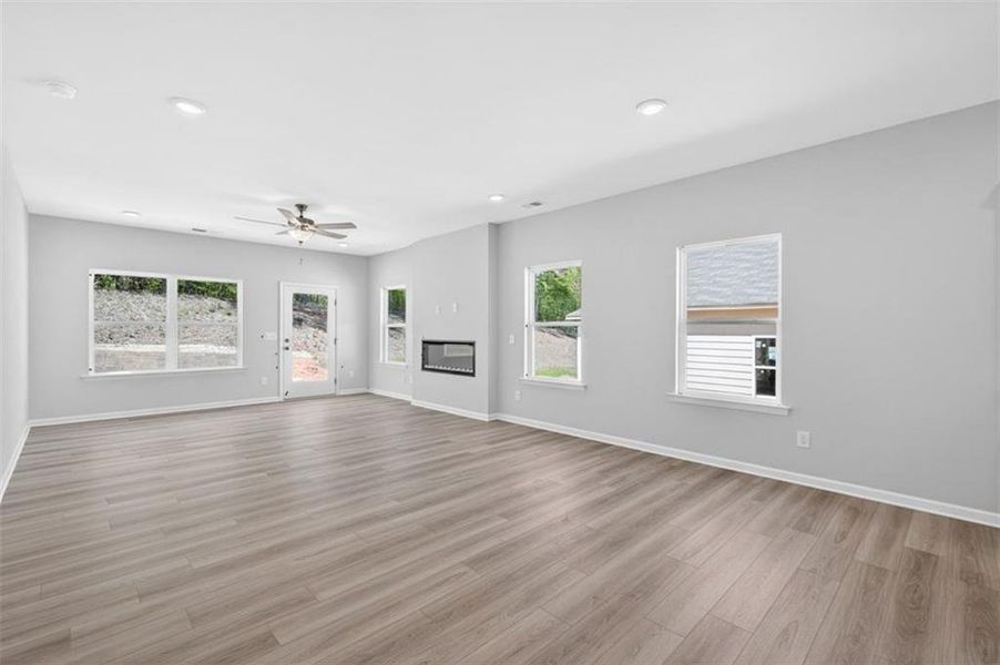 Spacious, unfurnished interior of a new home in Summerfield Place, Carrollton (Image 9).