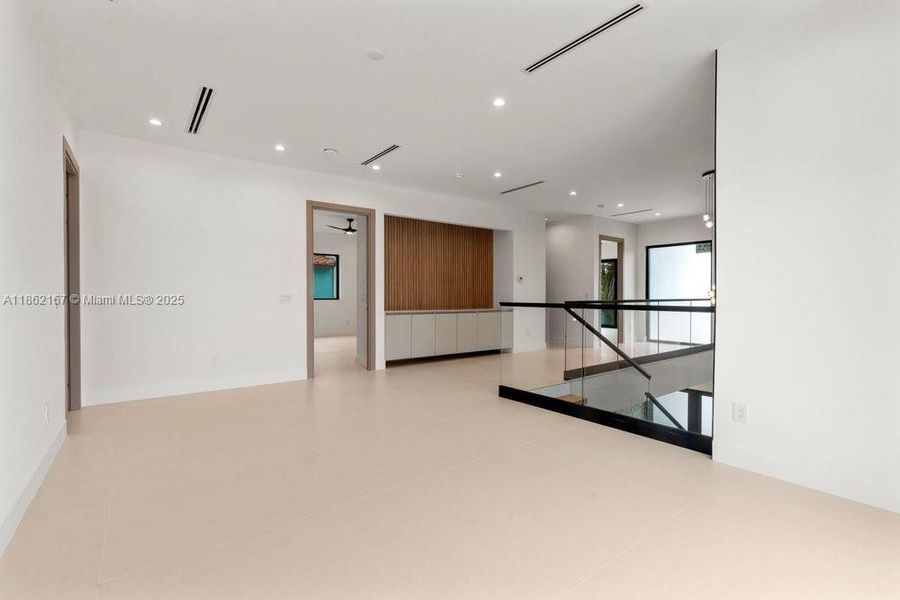 Image 43 of a home in .