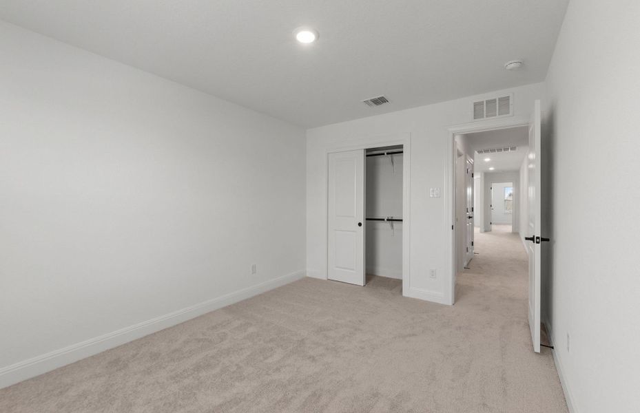 Spacious, unfurnished interior of a new home in Horizon Lake, Leander (Image 42).