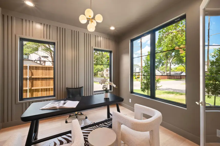 Furnished interior view inside a new home in , Dallas (Image 6).