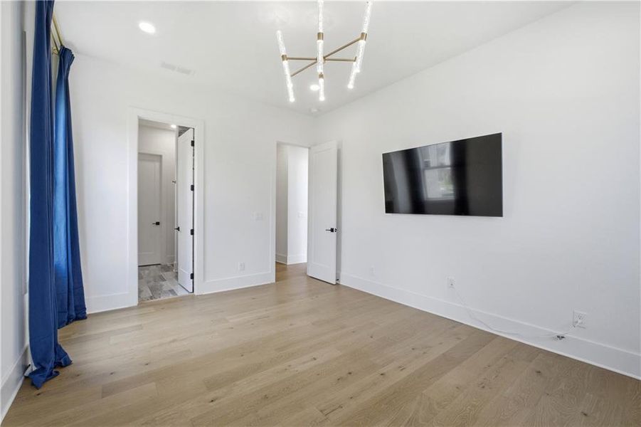 Spacious, unfurnished interior of a new home in , Alpharetta (Image 22).