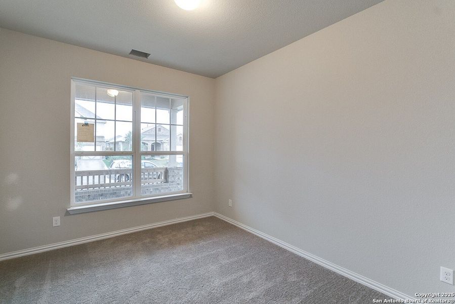 Spacious, unfurnished interior of a new home in Homestead, Schertz (Image 7).