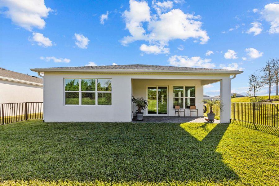 Exterior details and patio area of a home in , Port St. Lucie (Image 4).