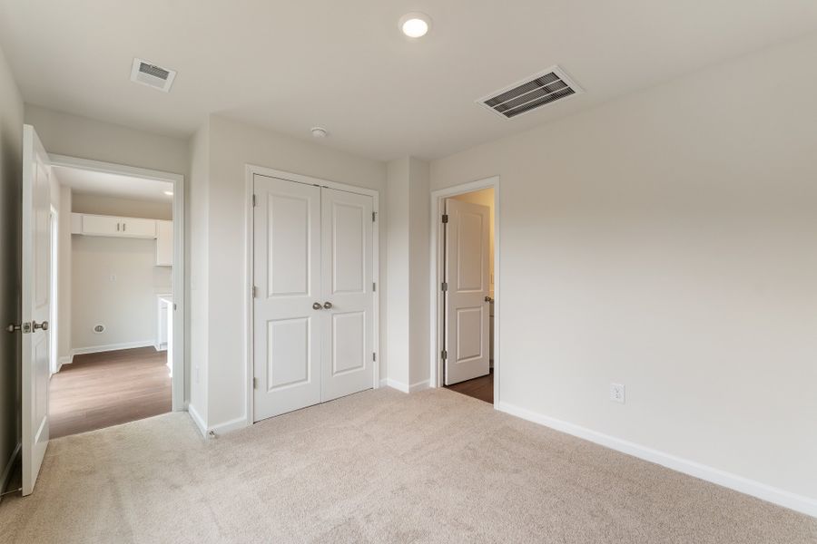 Spacious, unfurnished interior of a new home in Evergreen, Spartanburg (Image 13). Spacious, unfurnished interior of a new home in Evergreen, Spartanburg (Image 13).
