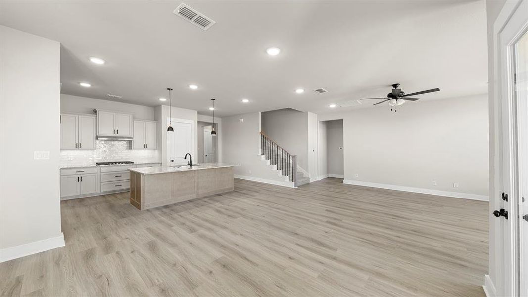 12. 9309 Derry - Dining (2) 12. 9309 Derry - Dining (2)