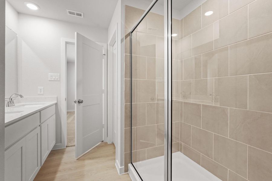 Image 21 of a home in Lakes at Black Oak.