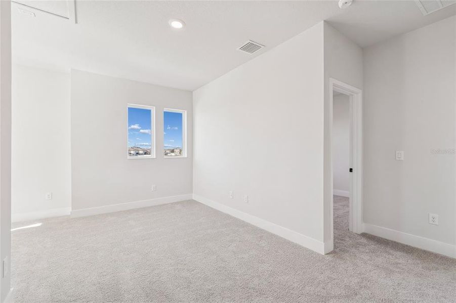 Spacious, unfurnished interior of a new home in Chapel Crossings - Garden Series, Wesley Chapel (Image 19). Spacious, unfurnished interior of a new home in Chapel Crossings - Garden Series, Wesley Chapel (Image 19).