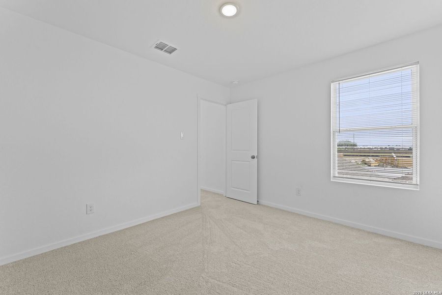 Spacious, unfurnished interior of a new home in Higdon Crossing, San Antonio (Image 31). Spacious, unfurnished interior of a new home in Higdon Crossing, San Antonio (Image 31).