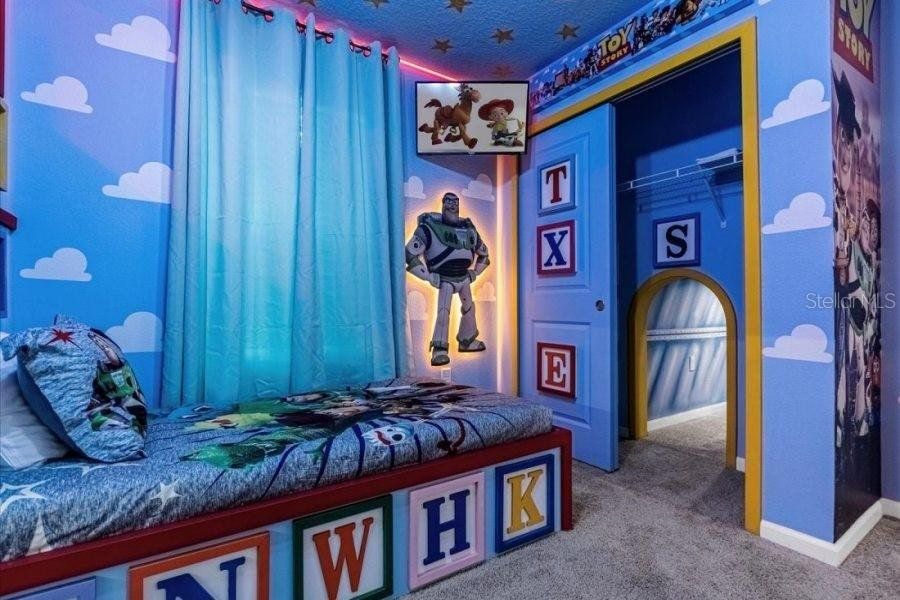 Furnished interior view inside a new home in , Kissimmee (Image 23).