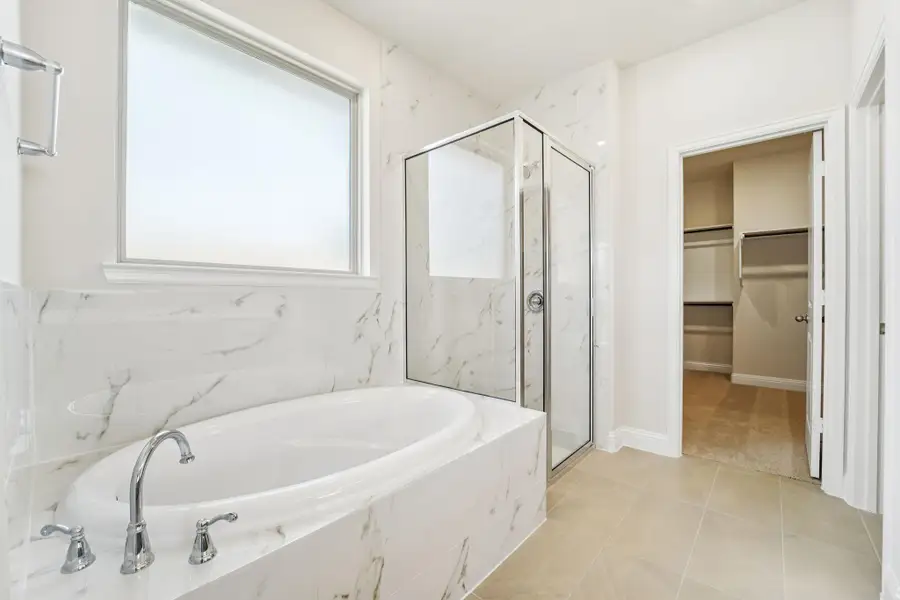 Furnished interior view inside a new home in Evergreen 40', Conroe (Image 6).