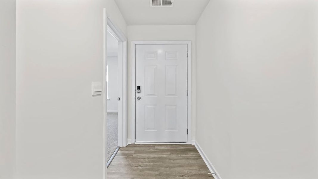 Spacious, unfurnished interior of a new home in Varner Station, Woodruff (Image 10).