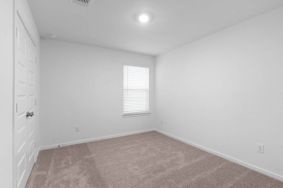 Spacious, unfurnished interior of a new home in Briarwood, Elgin (Image 23).