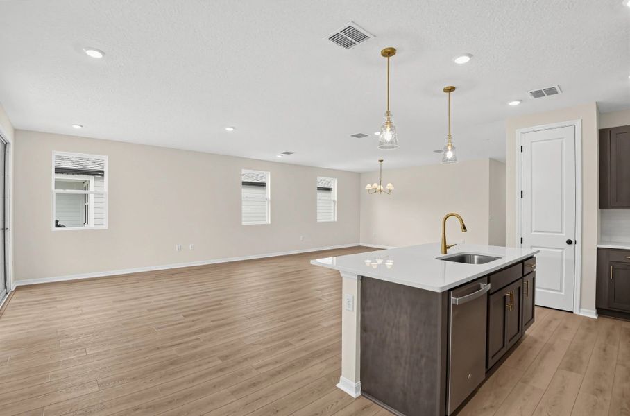Spacious, unfurnished interior of a new home in Ardisia Park, New Smyrna Beach (Image 20).