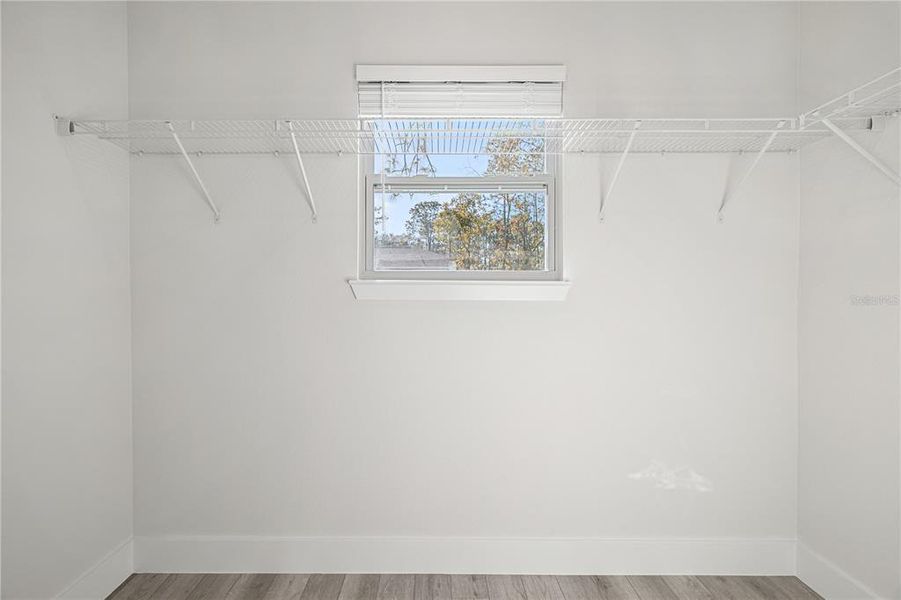 Spacious, unfurnished interior of a new home in , Dunnellon (Image 10).