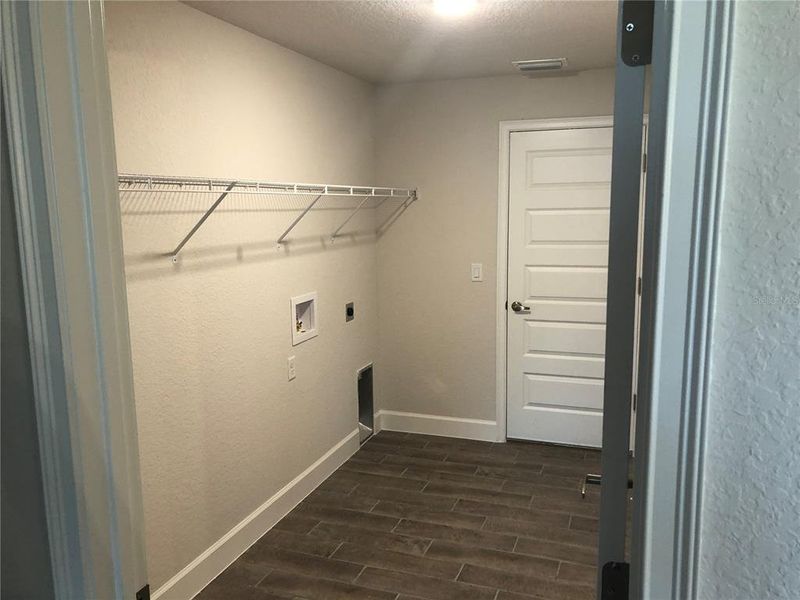Spacious, unfurnished interior of a new home in Orange Blossom Hills, Summerfield (Image 14).