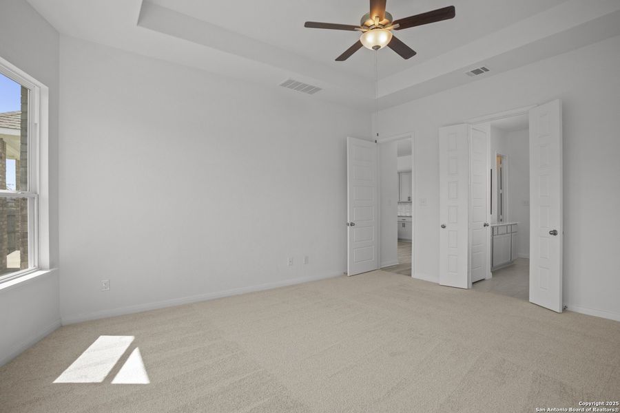 Spacious, unfurnished interior of a new home in Stillwater Ranch, San Antonio (Image 25). Spacious, unfurnished interior of a new home in Stillwater Ranch, San Antonio (Image 25).