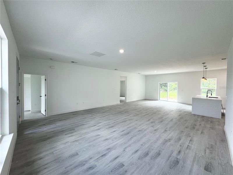 Spacious, unfurnished interior of a new home in , Beverly Hills (Image 21).