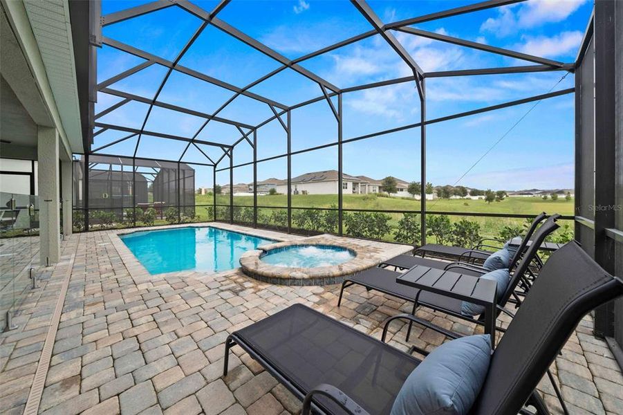 Exterior details and patio area of a home in , Kissimmee (Image 24).