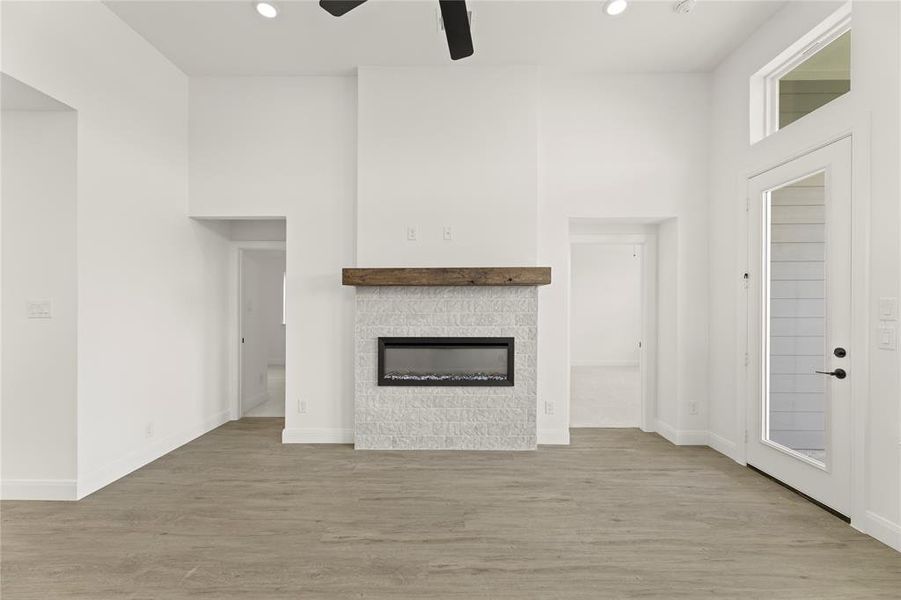 12. 2248 Aspen Chase - Family (2)