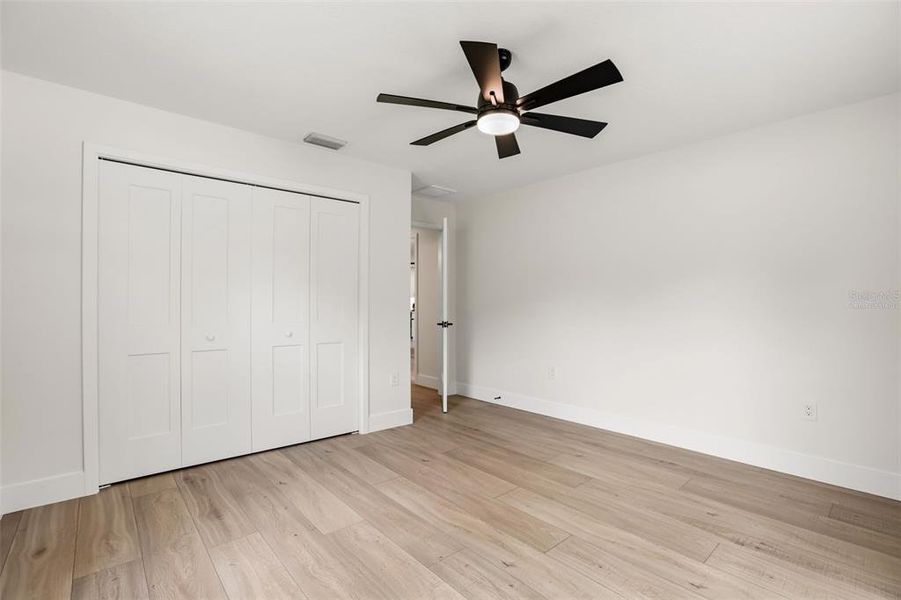 Spacious, unfurnished interior of a new home in , Umatilla (Image 21).