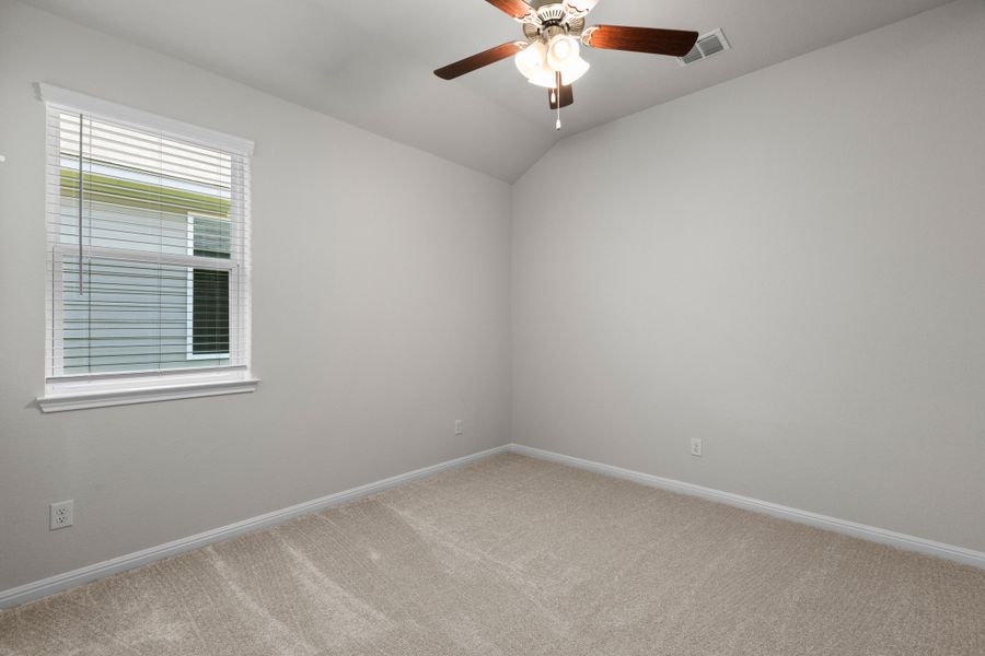 Spacious, unfurnished interior of a new home in Veranda: Classic, San Antonio (Image 9).