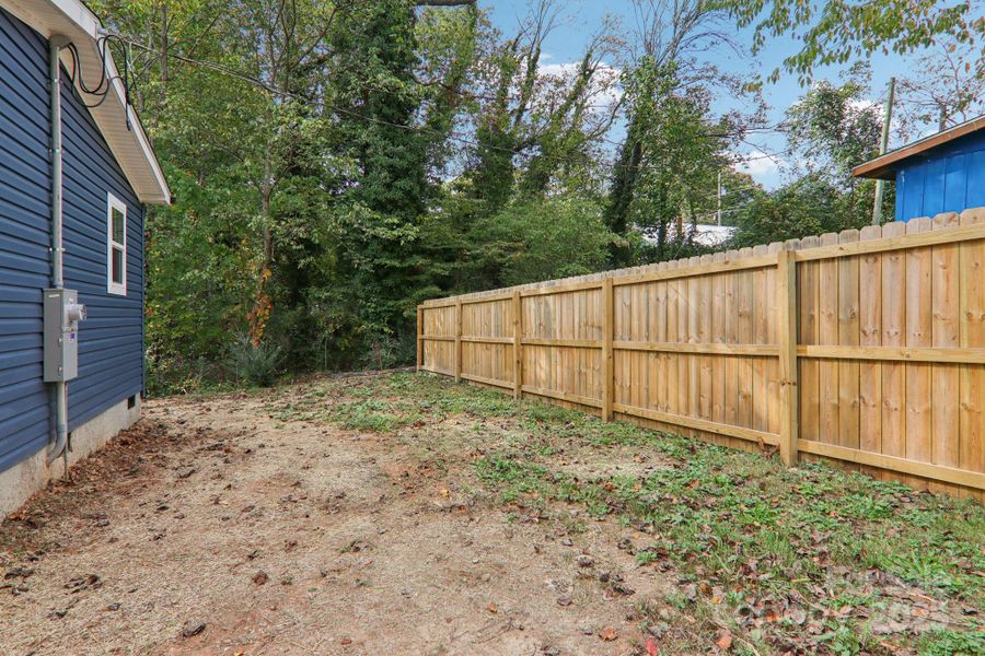 Semi fenced Semi fenced