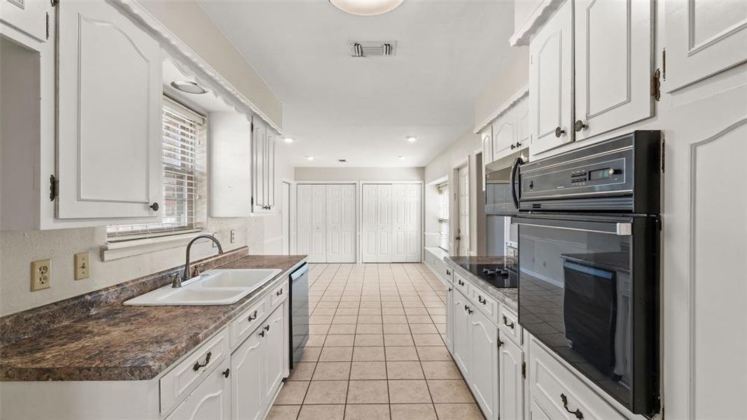 Furnished interior view inside a new home in , Texarkana (Image 5). Furnished interior view inside a new home in , Texarkana (Image 5).