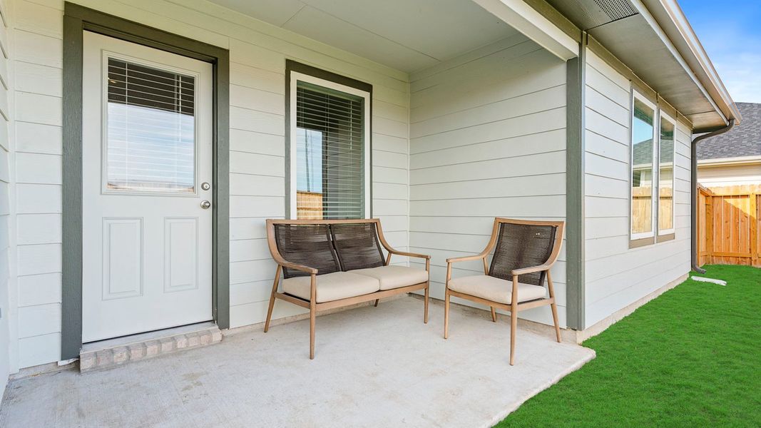 Exterior details and patio area of a home in Evergreen, Rosenberg (Image 2). Exterior details and patio area of a home in Evergreen, Rosenberg (Image 2).