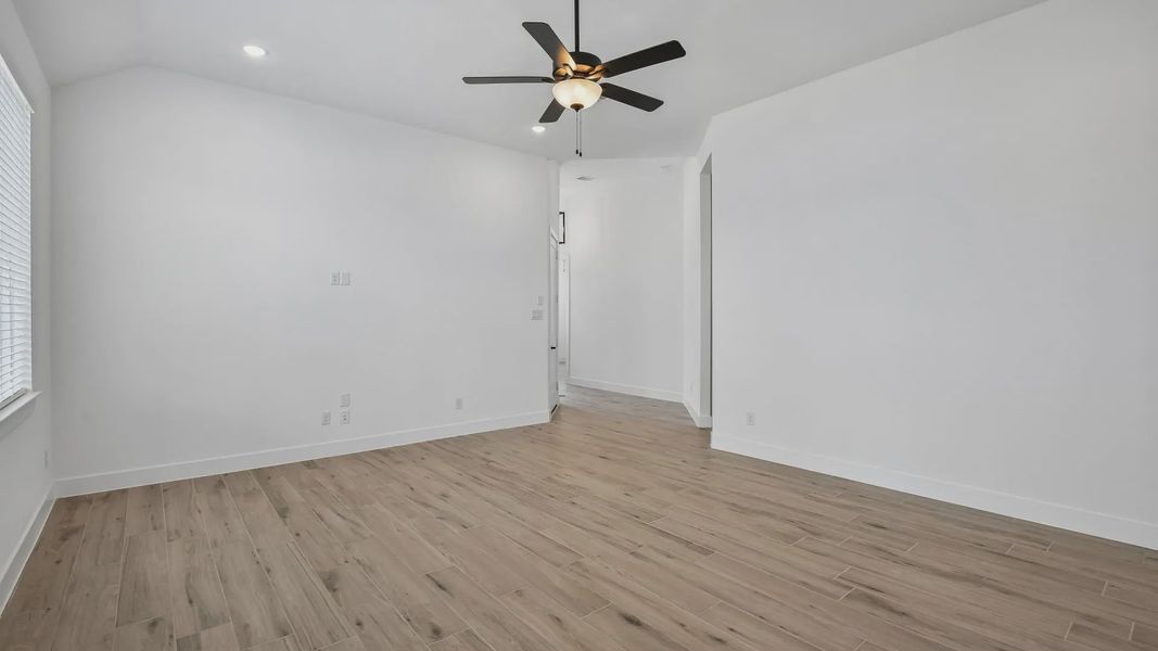 Spacious, unfurnished interior of a new home in Artavia, Conroe (Image 27).