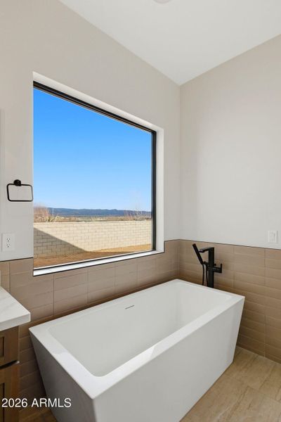 25-Primary Bathroom (2) 25-Primary Bathroom (2)