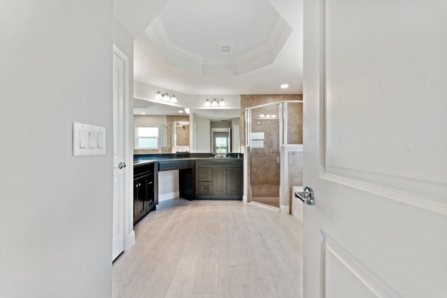 Spacious, unfurnished interior of a new home in , Loxahatchee (Image 25).