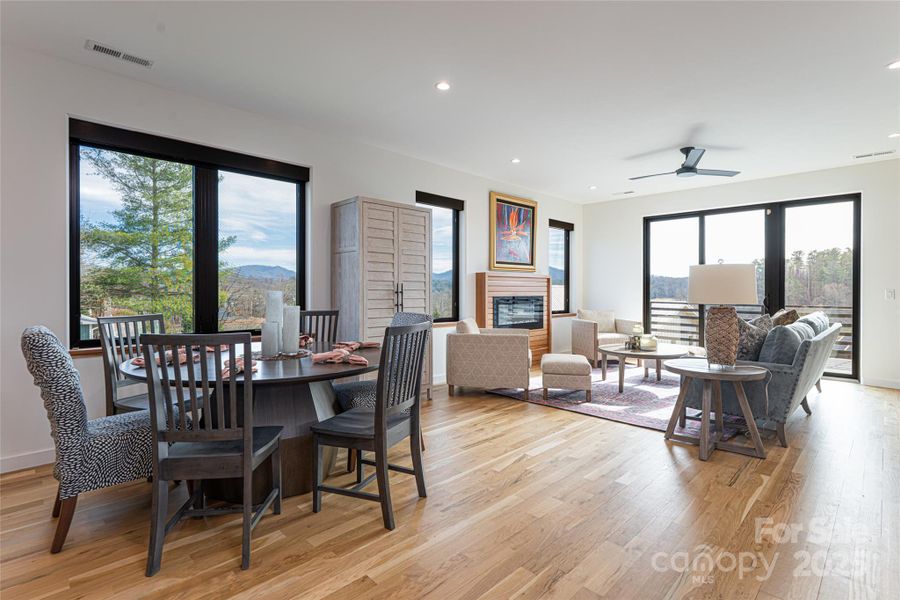 Seamless flowing space guiding you the the abundant mountain views Seamless flowing space guiding you the the abundant mountain views