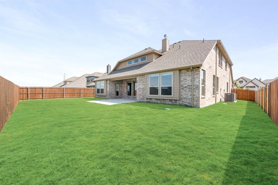 Front exterior of a new home in Villages of Walnut Grove, Midlothian, TX, highlighting curb appeal (Image 25). Front exterior of a new home in Villages of Walnut Grove, Midlothian, TX, highlighting curb appeal (Image 25).