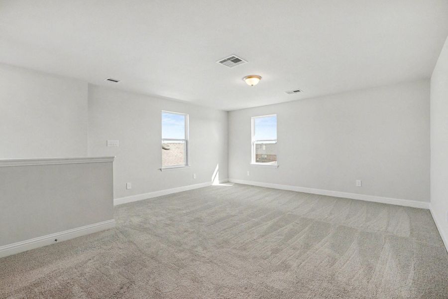 Spacious, unfurnished interior of a new home in Bayou Maison, Dickinson (Image 17).