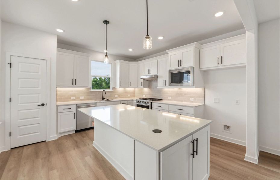 Furnished interior view inside a new home in Sun City Texas, Georgetown (Image 8).