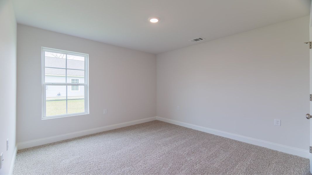 Spacious, unfurnished interior of a new home in Wesley Park, Crawfordville (Image 26).