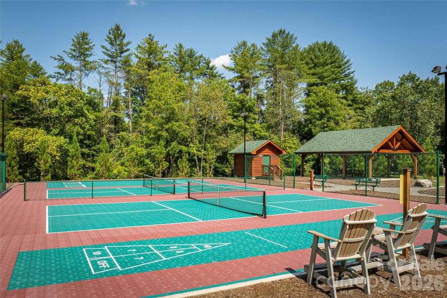 Community amenities in , Lenoir (Image 19). Community amenities in , Lenoir (Image 19).