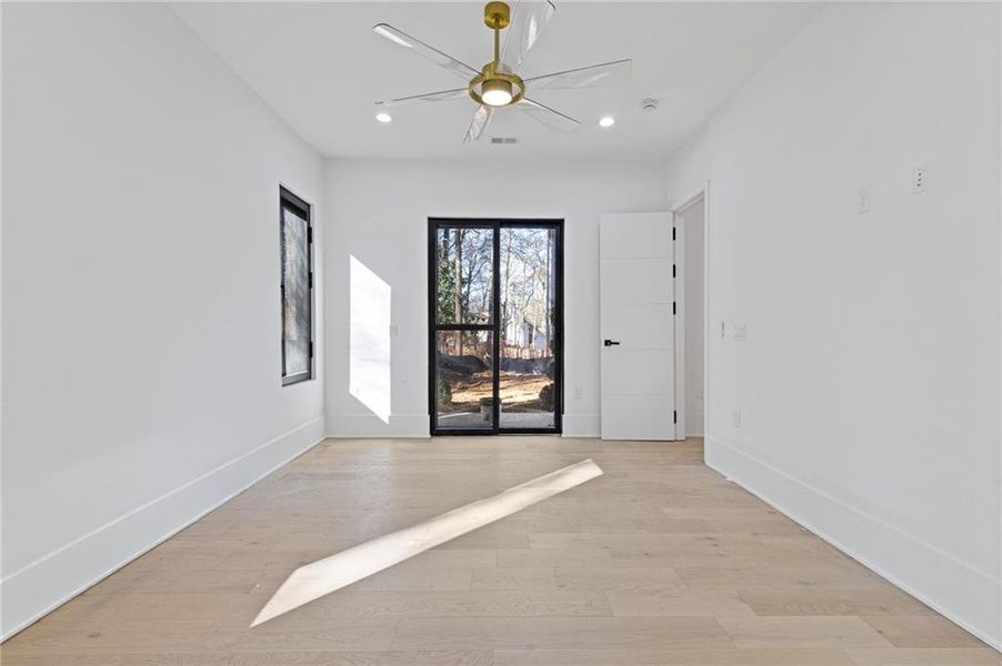 Spacious, unfurnished interior of a new home in , Alpharetta (Image 20).