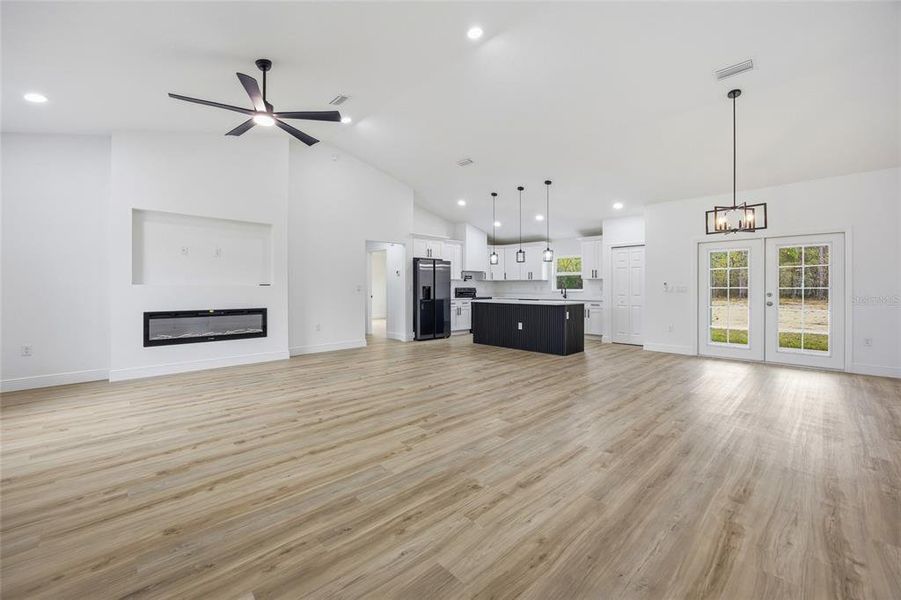 Spacious, unfurnished interior of a new home in , Ocala (Image 24).