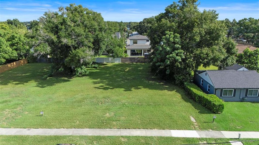 Image 8 of a home in .