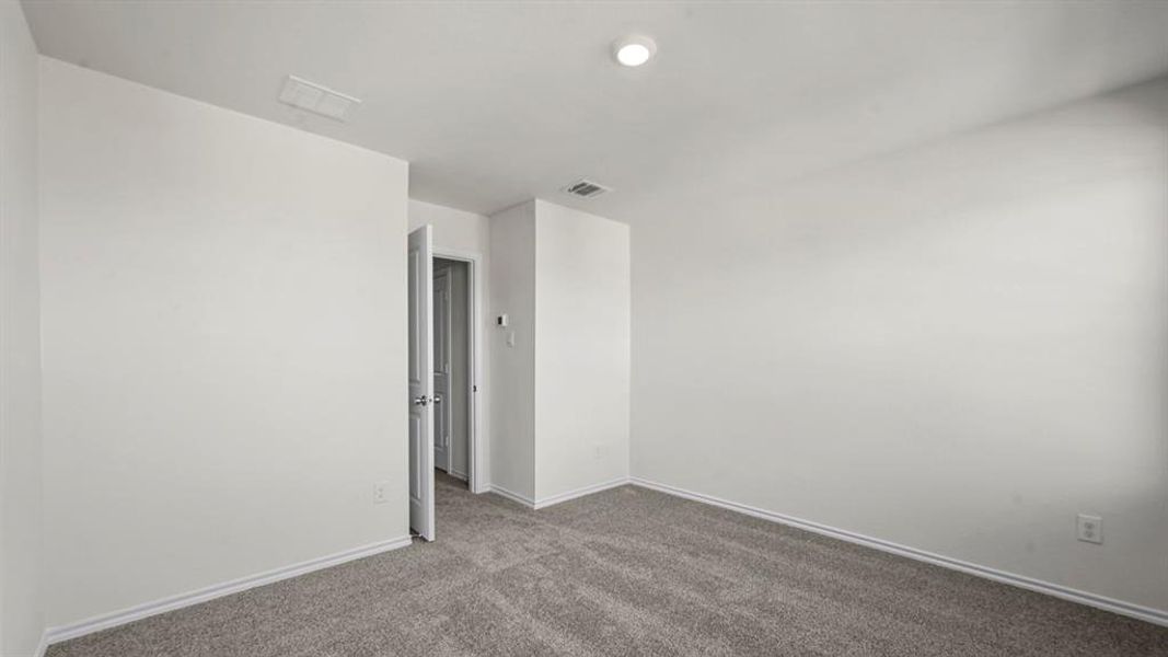 Spacious, unfurnished interior of a new home in Elevon, Lavon (Image 18).