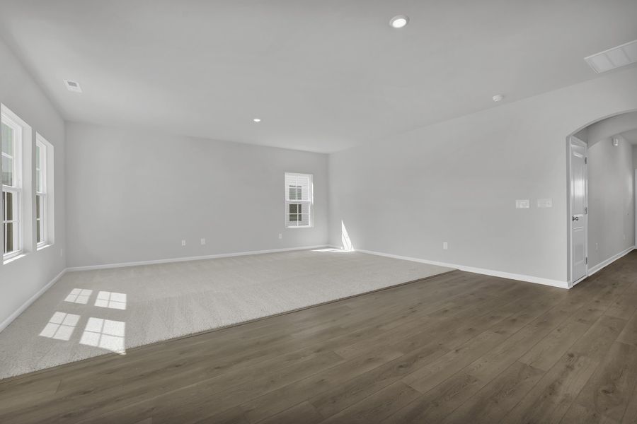 Spacious, unfurnished interior of a new home in River Tide Farms, Bolivia (Image 14). Spacious, unfurnished interior of a new home in River Tide Farms, Bolivia (Image 14).