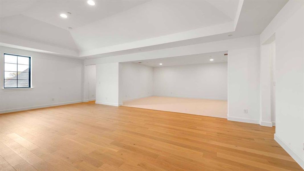 Spacious, unfurnished interior of a new home in Enchanted Creek, Lucas (Image 19).