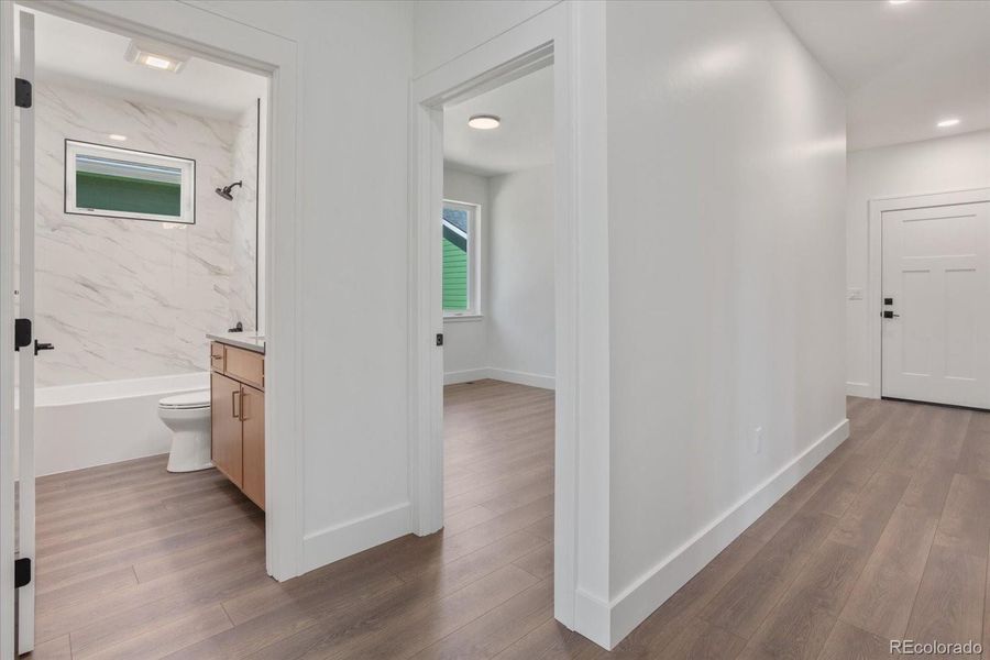 All living space is on the main floor